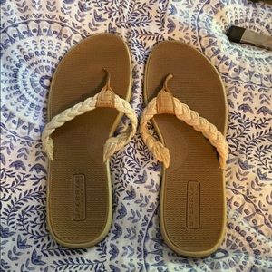 Sperry flip flops